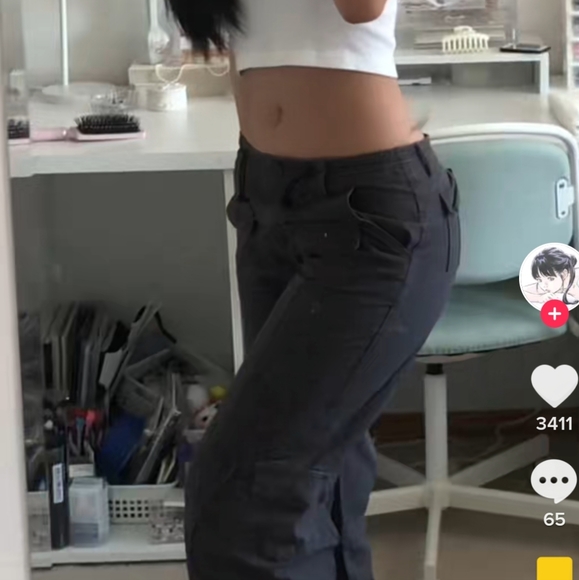 Brandy Melville Grey Kim Pants - Picture 14 of 16